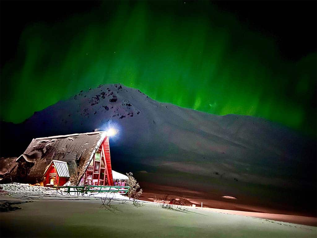 The location hatcher pass lodge